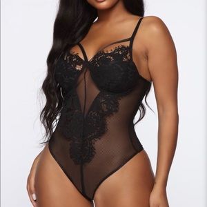WANDERLUST LACE BODYSUIT BLACK
